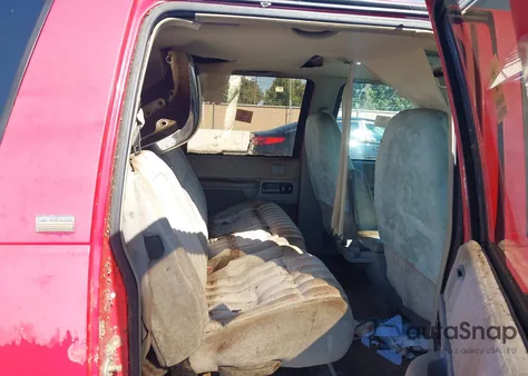 1993 Chevrolet Suburban C1500 from USA, damaged, VIN 1GNEC16K4PJ399163